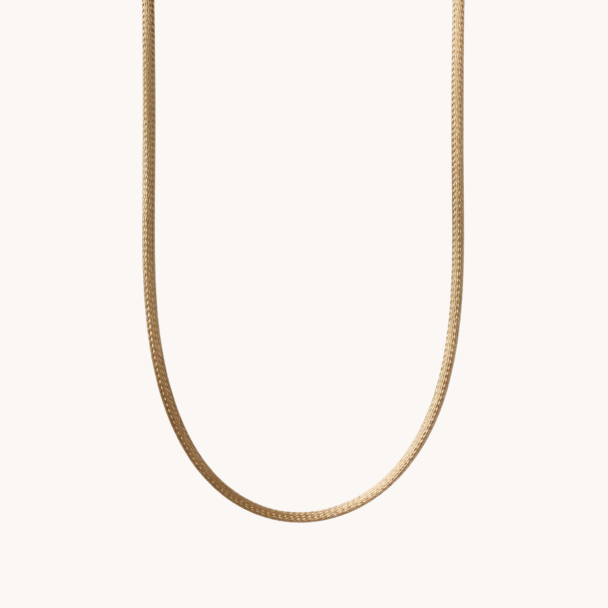 Choker Satinato VANDEM indossato al collo