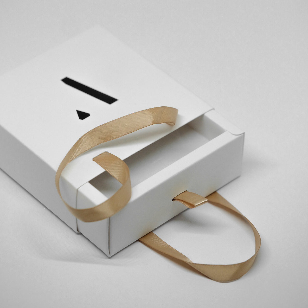 CONFEZIONE REGALO CON SHOPPER