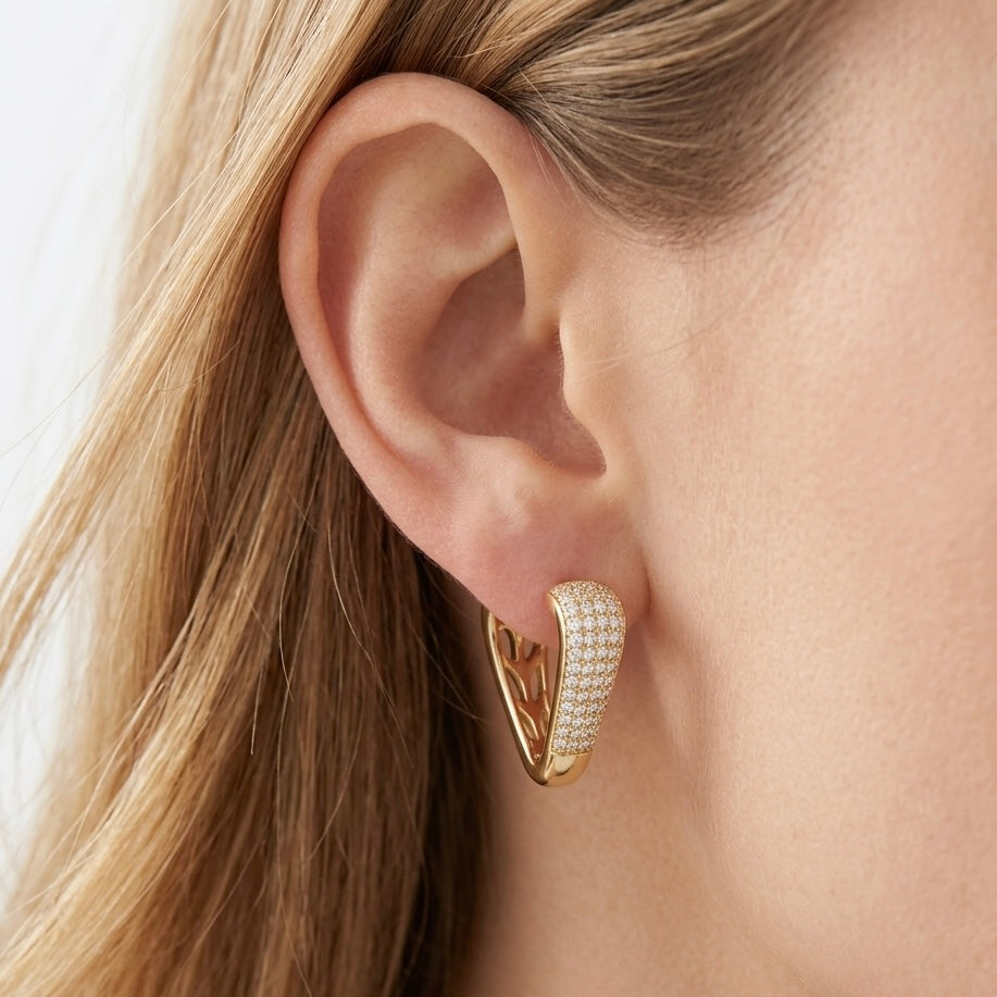 COPPIA ORECCHINI V - cerchi geometrici con pavé di zirconi in acciaio oro waterproof