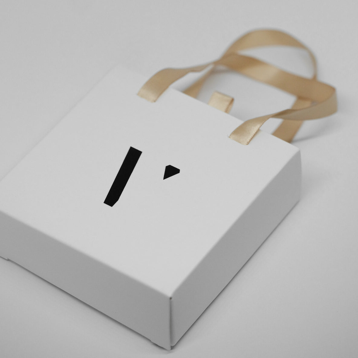 CONFEZIONE REGALO CON SHOPPER