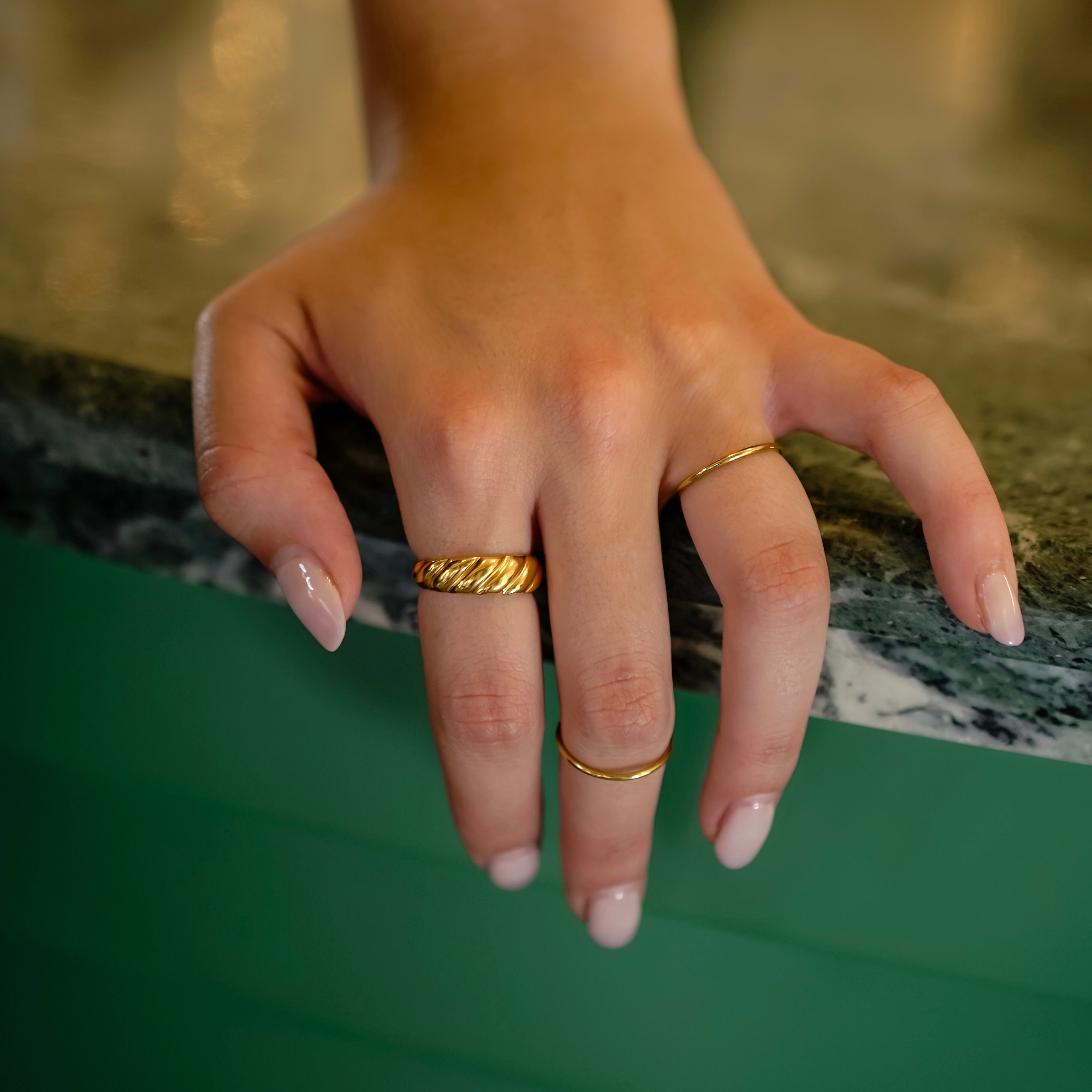 ANELLO MARTELLATO