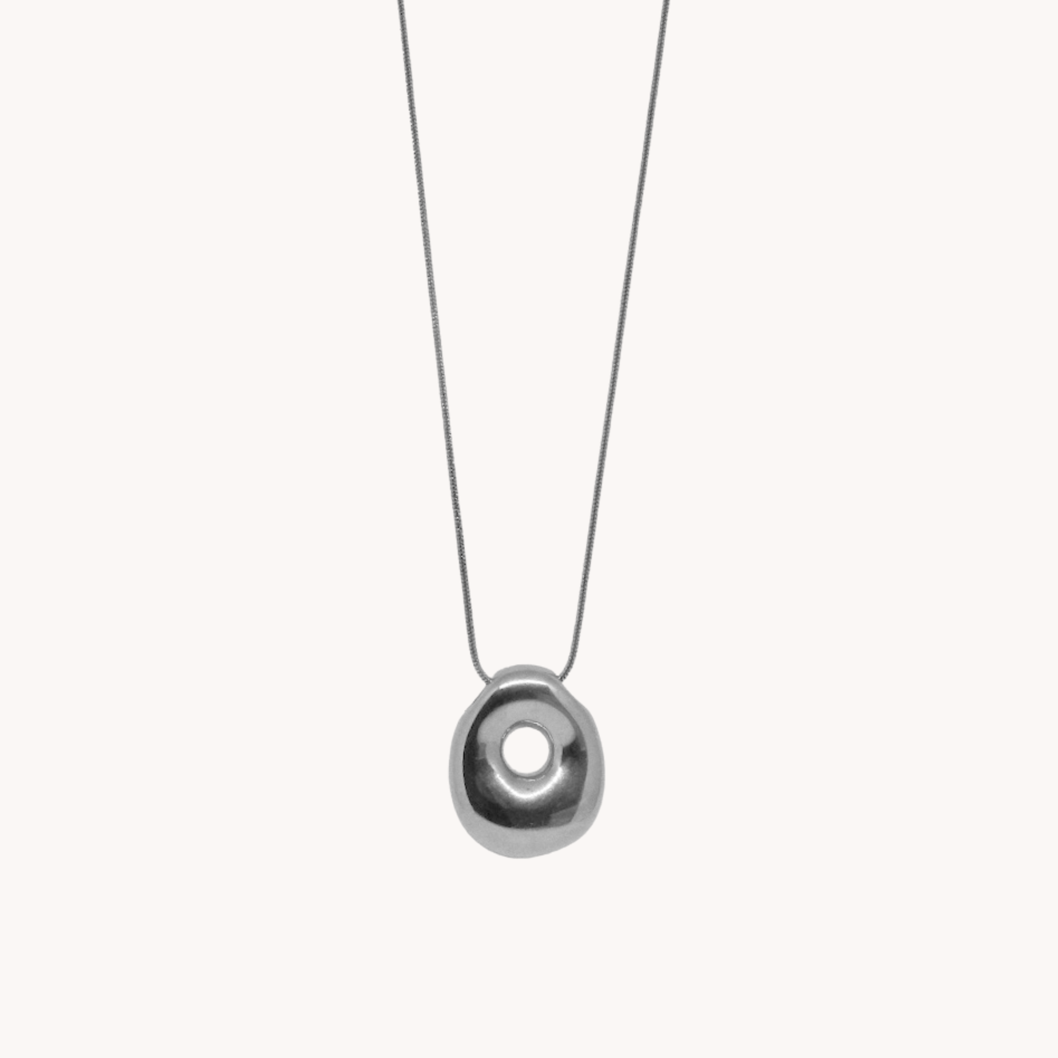 COLLANA LETTERA BOMBATA