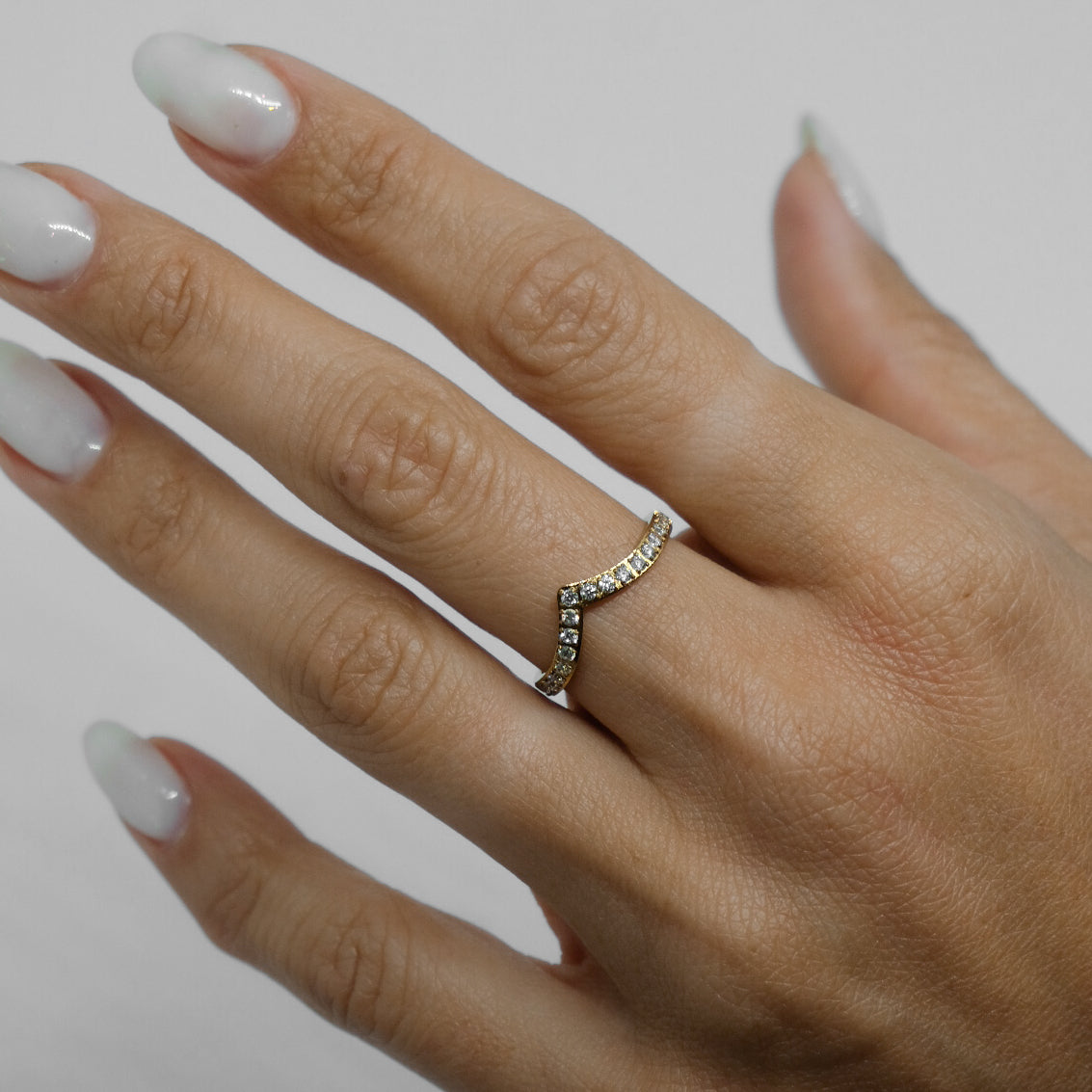 ANELLO ZIRCONI FORMA V