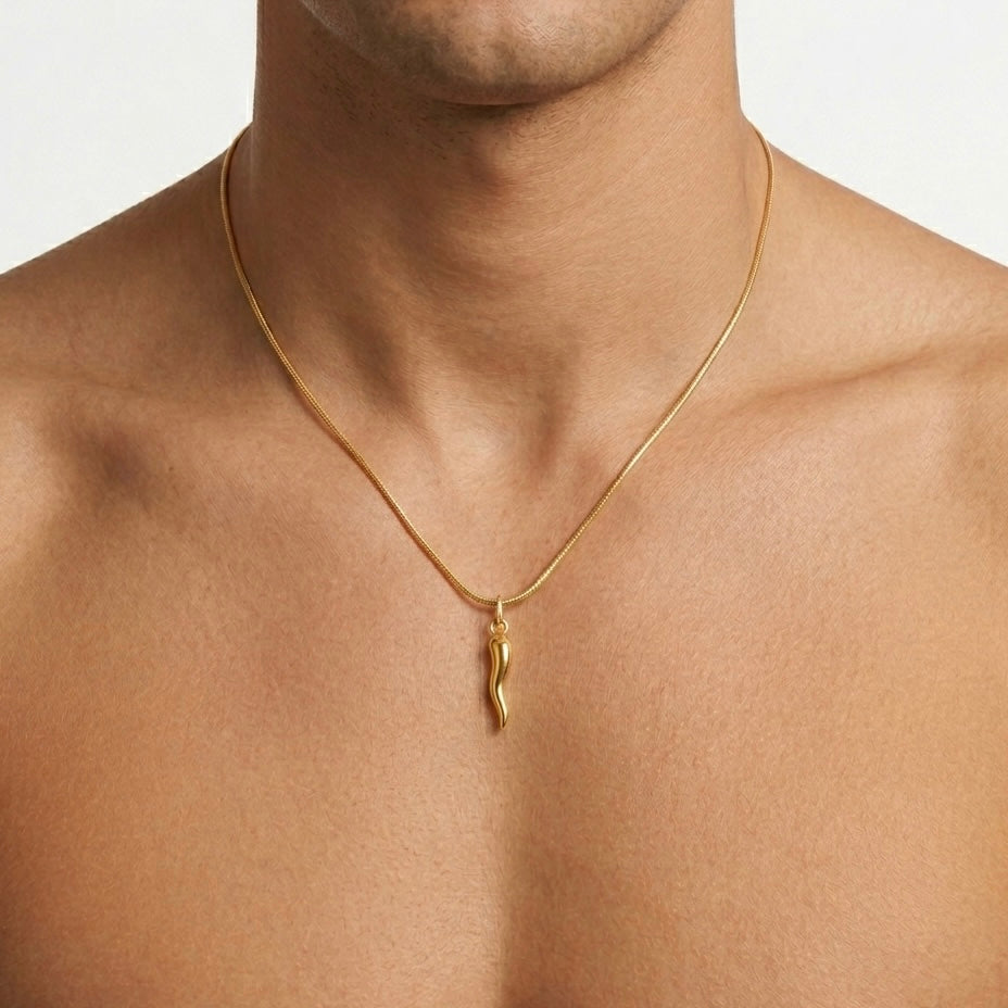 Collana Cornetto Lucky Charm VANDEM in acciaio oro, collana da uomo completa di catenina con ciondolo corno napoletano liscio lucido