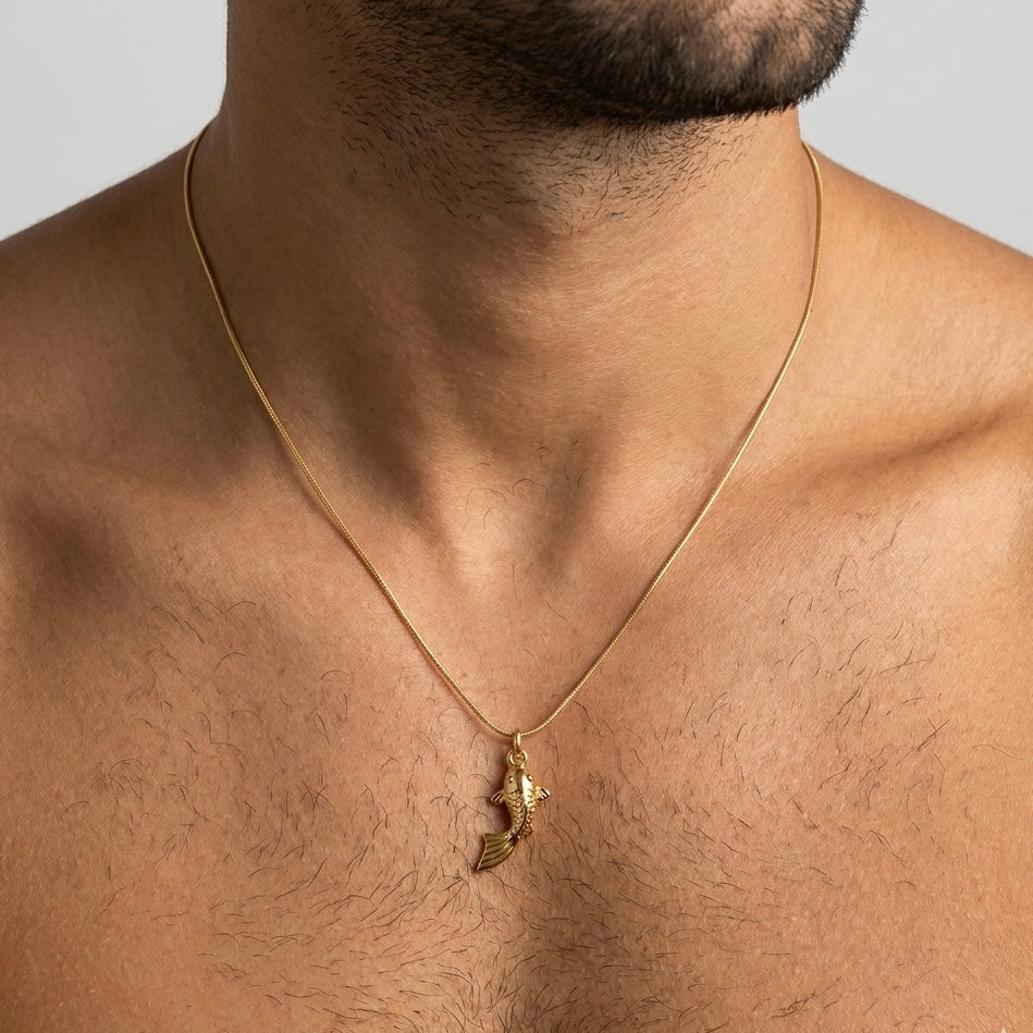 COLLANA KOI FISH LUCK - collana da uomo con ciondolo pesce carpa koi portafortuna completa di catenina in acciaio oro