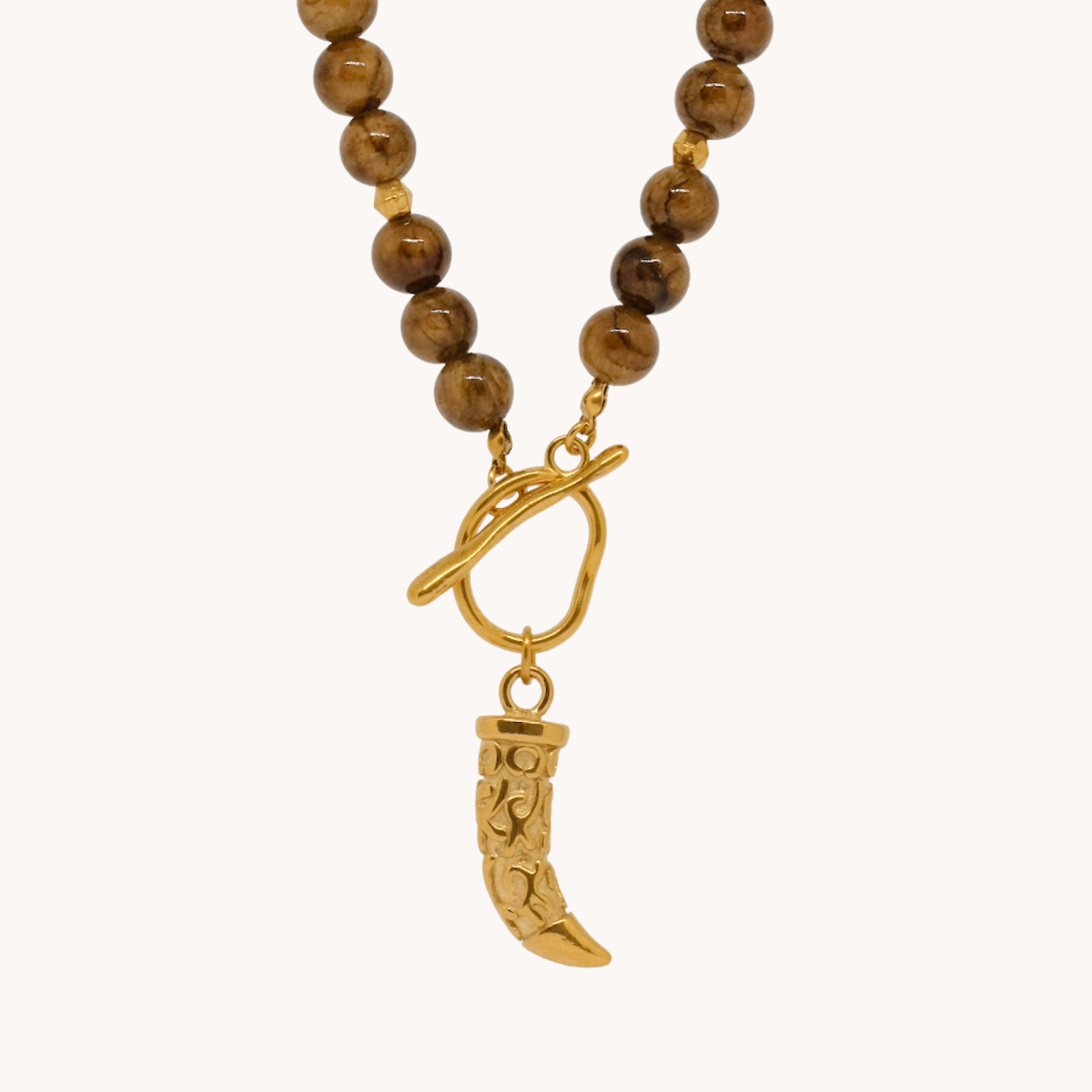 COLLANA PERLE MARRONI CON CORNO