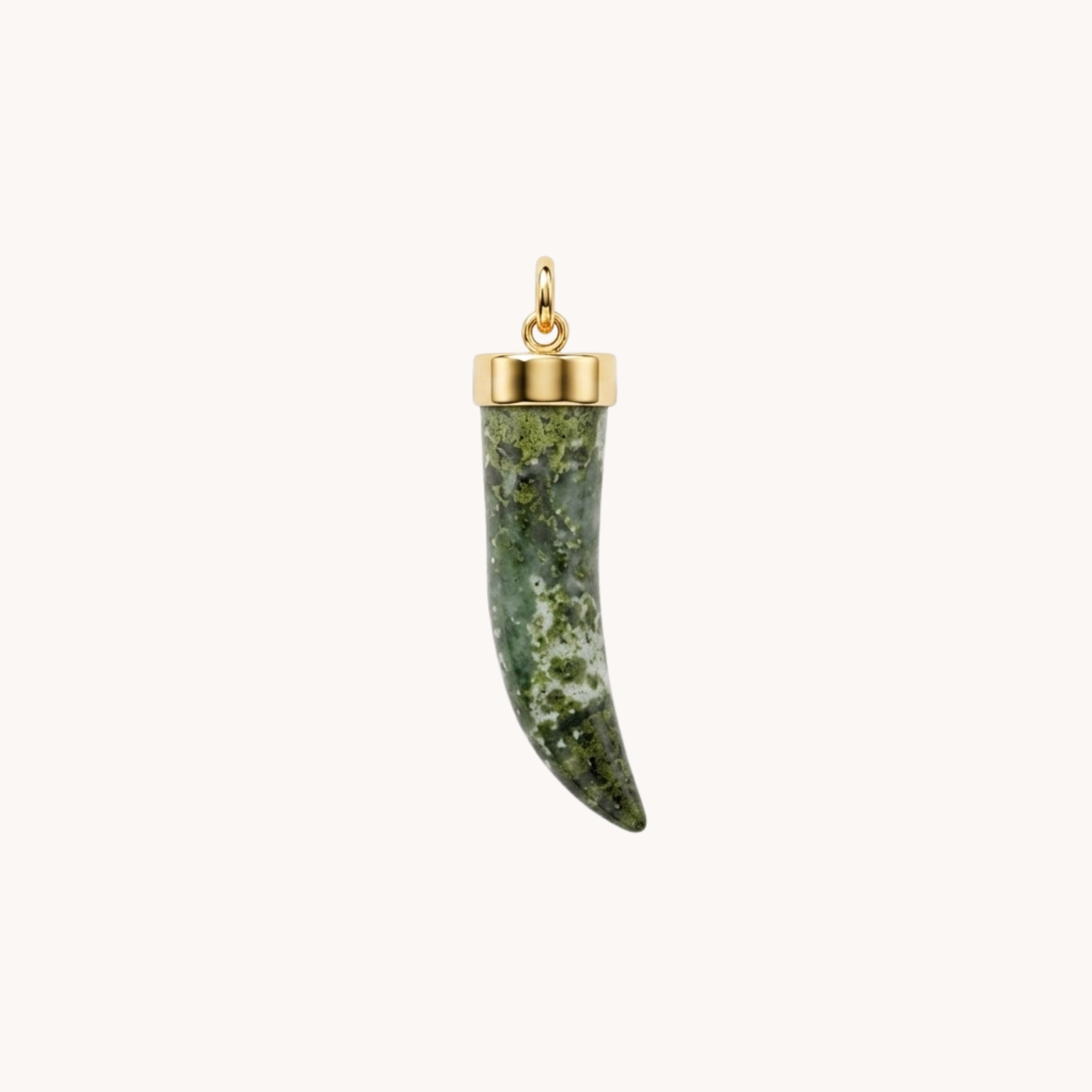 CIONDOLO CORNO JADE - corno portafortuna in pietra verde e acciaio oro